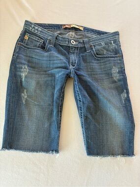 Vintage Y2K low rise Distressed Bermuda shorts